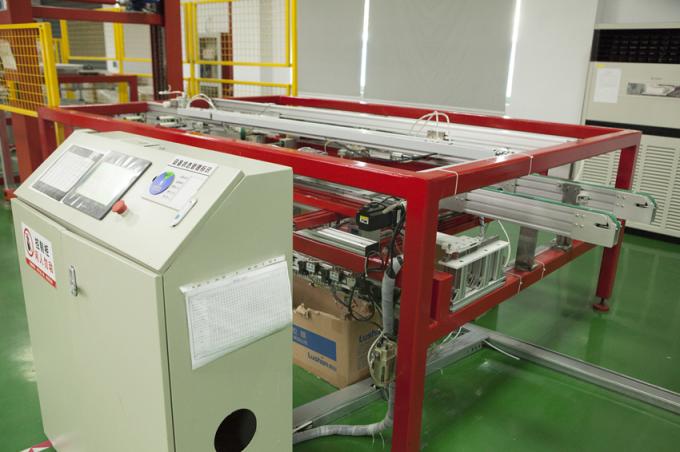 Αυτόματη μηχανή γραμμών παραγωγής ηλιακού πλαισίου της EVA TPT τακτοποιώντας μετά από τη διαδικασία ελασματοποίησης